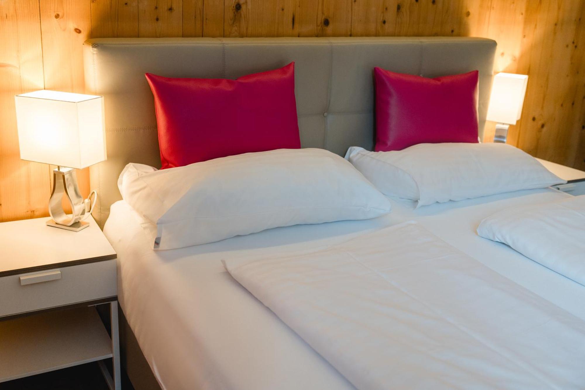 4U Hotel Men Only Hohenthurn المظهر الخارجي الصورة